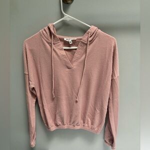 Light pink cropped shirt with hood and draw string